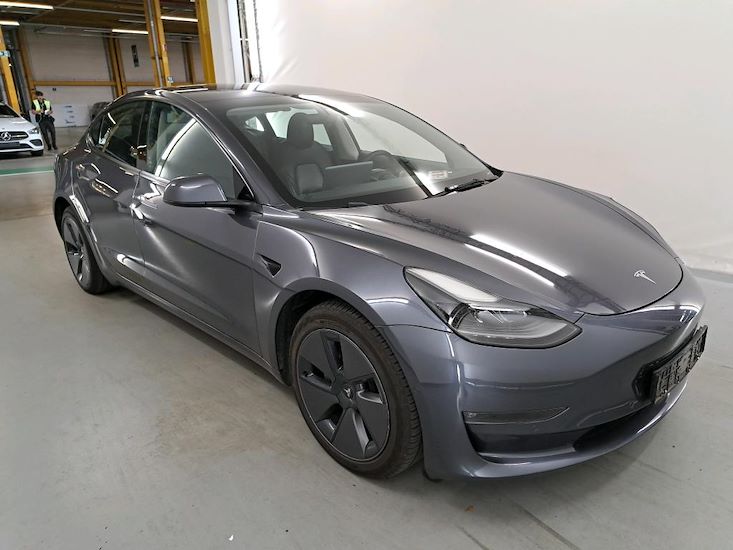 Tesla Model 3 — photo 2