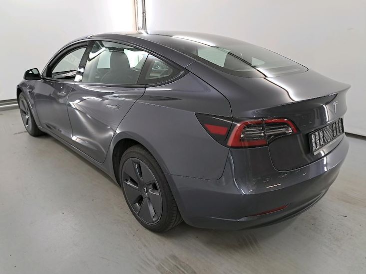 Tesla Model 3 — photo 3