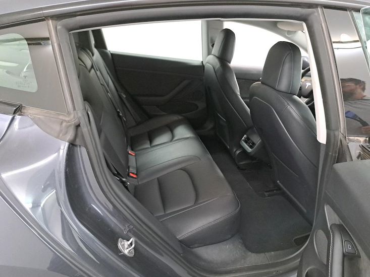Tesla Model 3 — photo 6