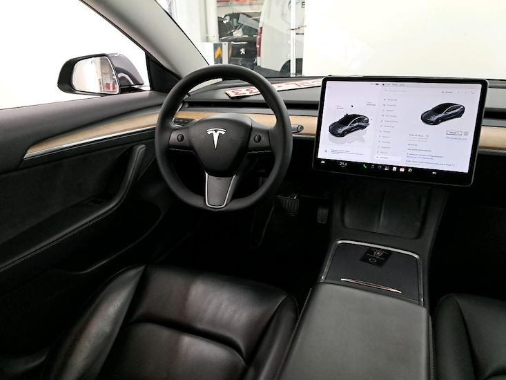 Tesla Model 3 — photo 8