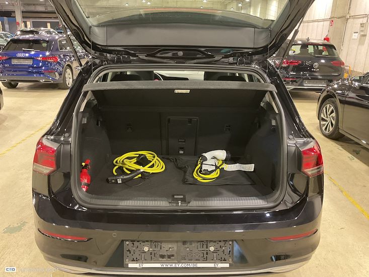 Volkswagen Golf — photo 12