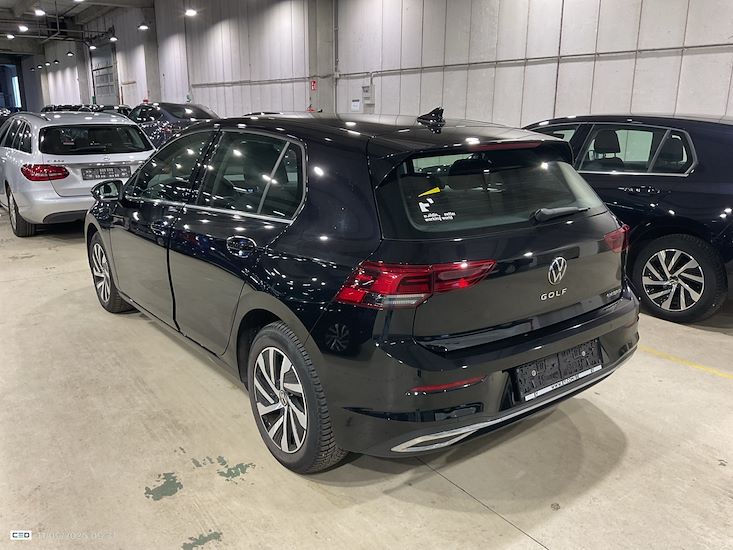 Volkswagen Golf — photo 3