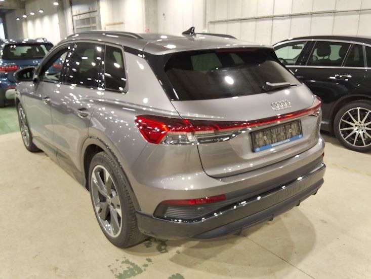 Audi Q4 — photo 2