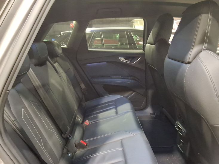 Audi Q4 — photo 5