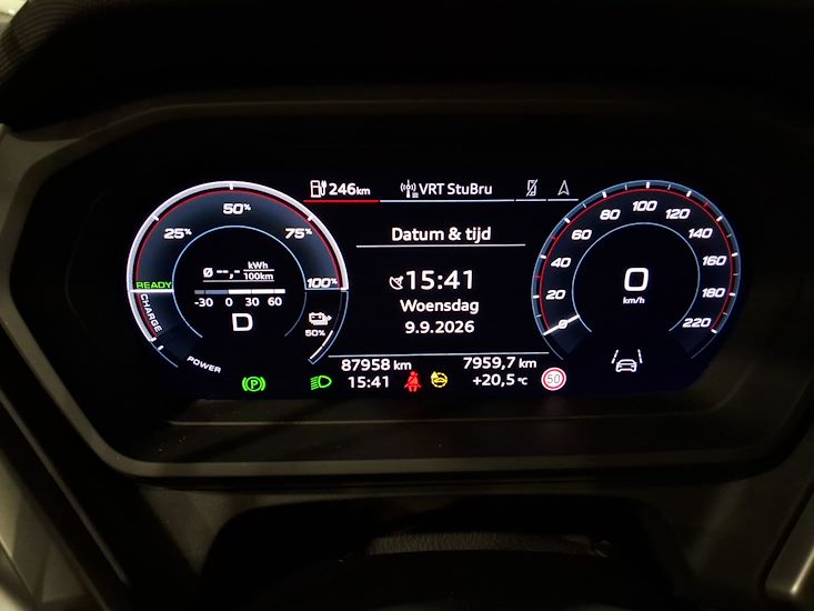 Audi Q4 — photo 9