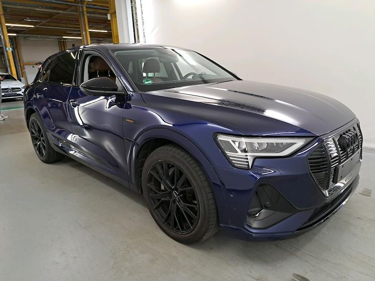 Audi E-Tron — photo 2