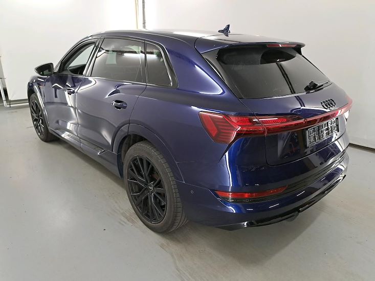 Audi E-Tron — photo 3