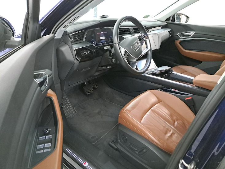 Audi E-Tron — photo 5