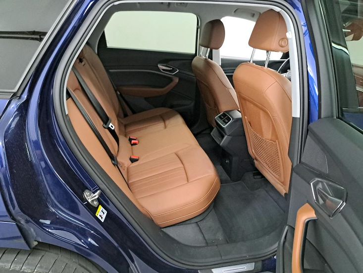 Audi E-Tron — photo 6