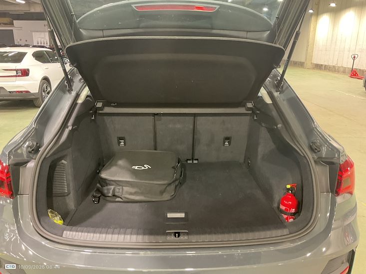 Audi Q3 — photo 12