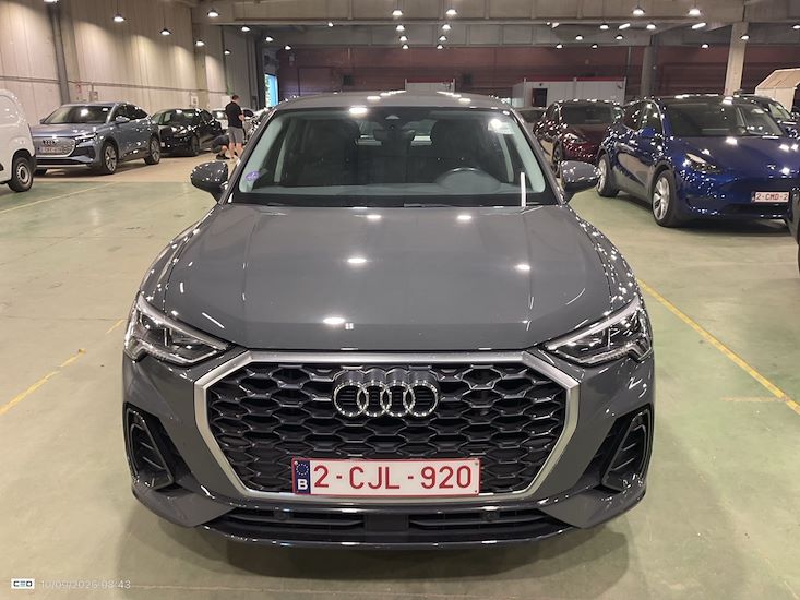 Audi Q3 — photo 2