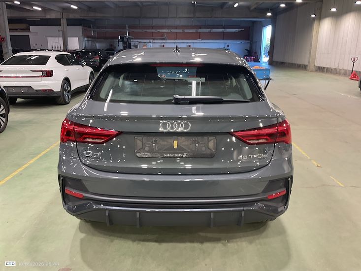 Audi Q3 — photo 5