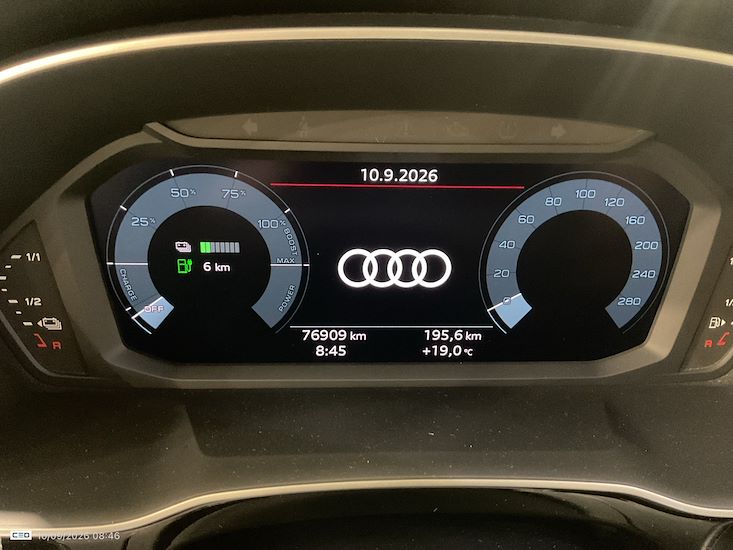 Audi Q3 — photo 8