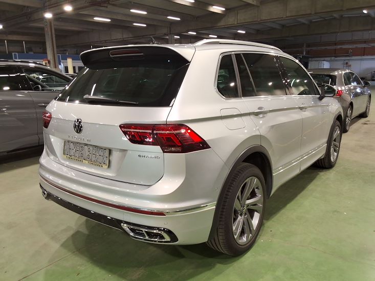 Volkswagen Tiguan — photo 4