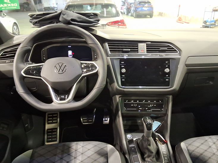 Volkswagen Tiguan — photo 6