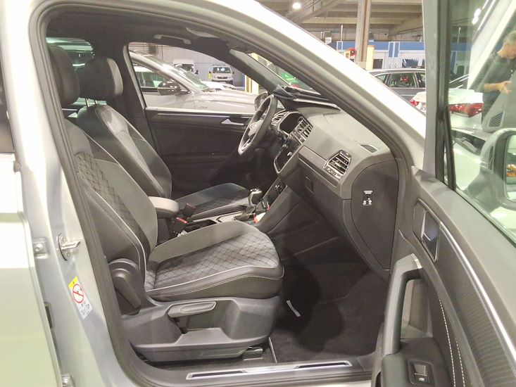 Volkswagen Tiguan — photo 7