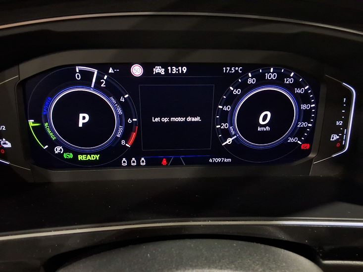 Volkswagen Tiguan — photo 9