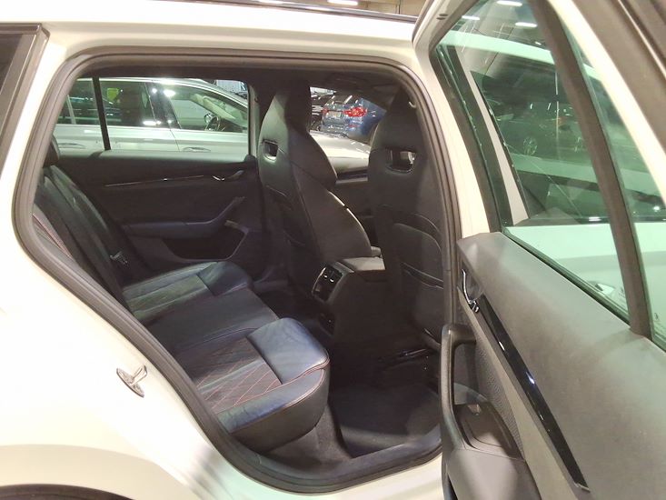 Skoda Octavia — photo 5