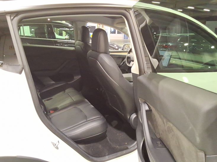 Tesla Model Y — photo 5