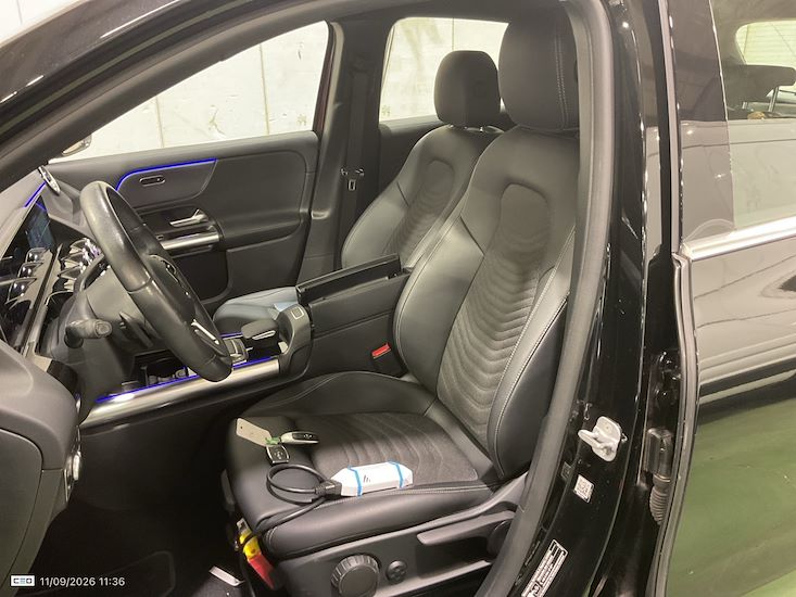 Mercedes-Benz Eqa — photo 10