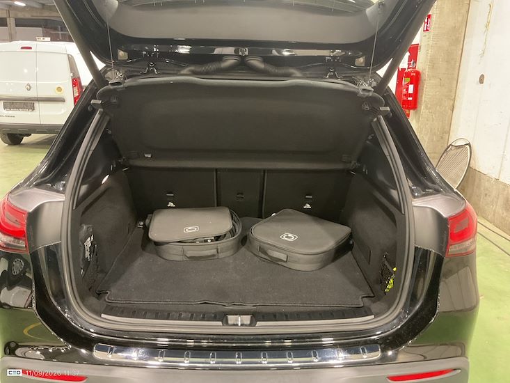 Mercedes-Benz Eqa — photo 12