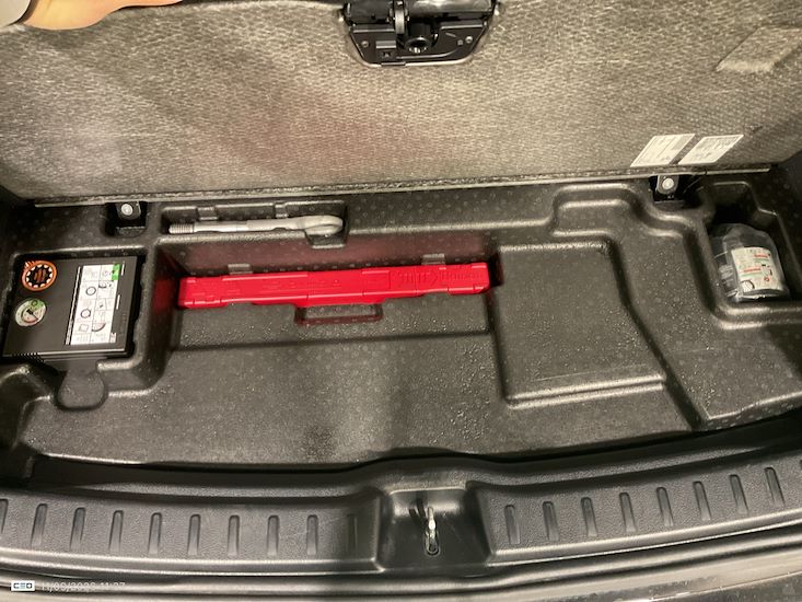 Mercedes-Benz Eqa — photo 13