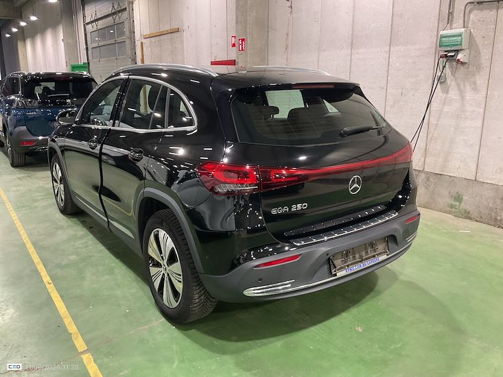 Mercedes-Benz Eqa — photo 3