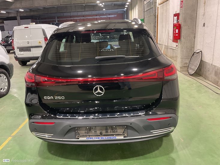 Mercedes-Benz Eqa — photo 5