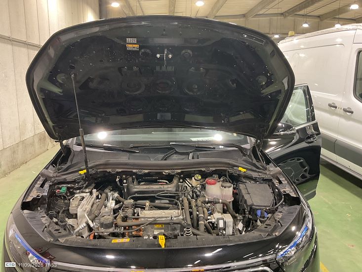 Mercedes-Benz Eqa — photo 6
