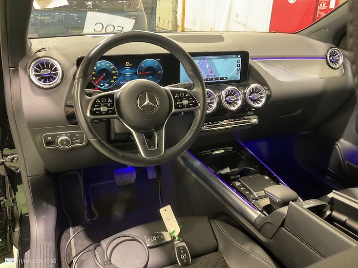 Mercedes-Benz Eqa — photo 7