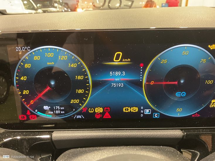 Mercedes-Benz Eqa — photo 8