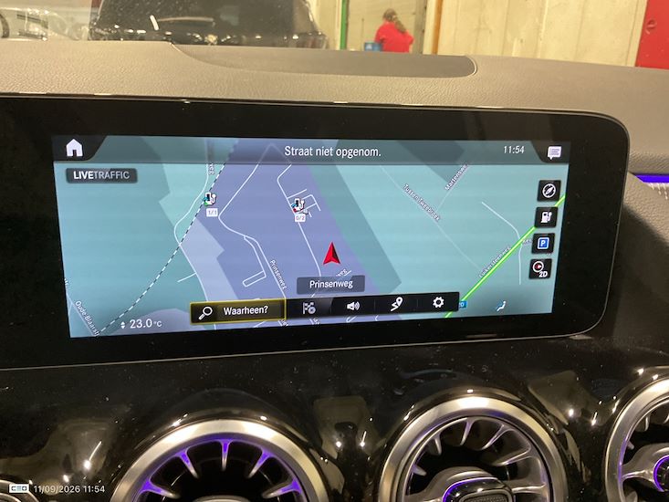 Mercedes-Benz Eqa — photo 9