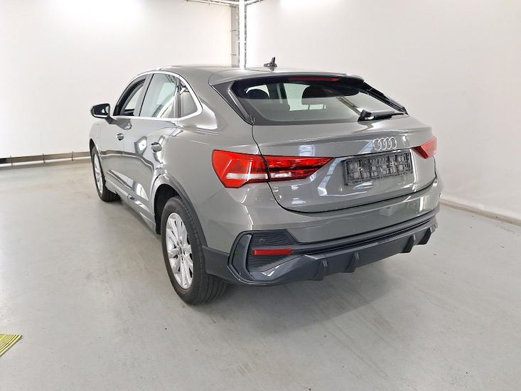 Audi Q3 — photo 3
