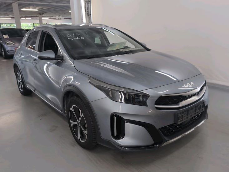 Kia Xceed — photo 2