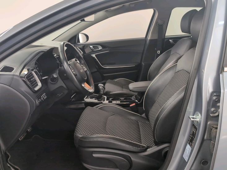 Kia Xceed — photo 5