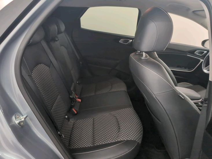 Kia Xceed — photo 6