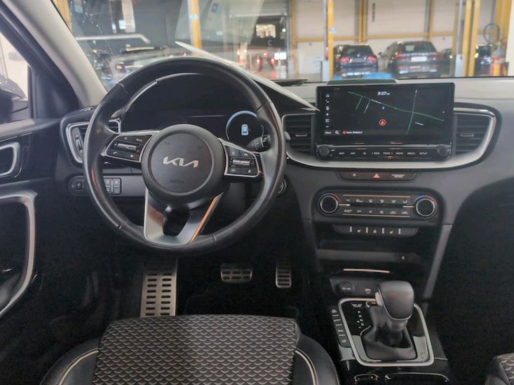 Kia Xceed — photo 8
