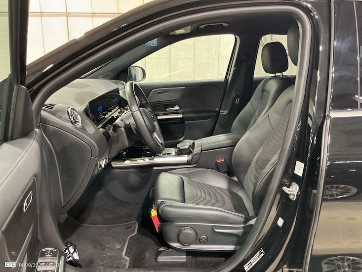 Mercedes-Benz Eqa — photo 10