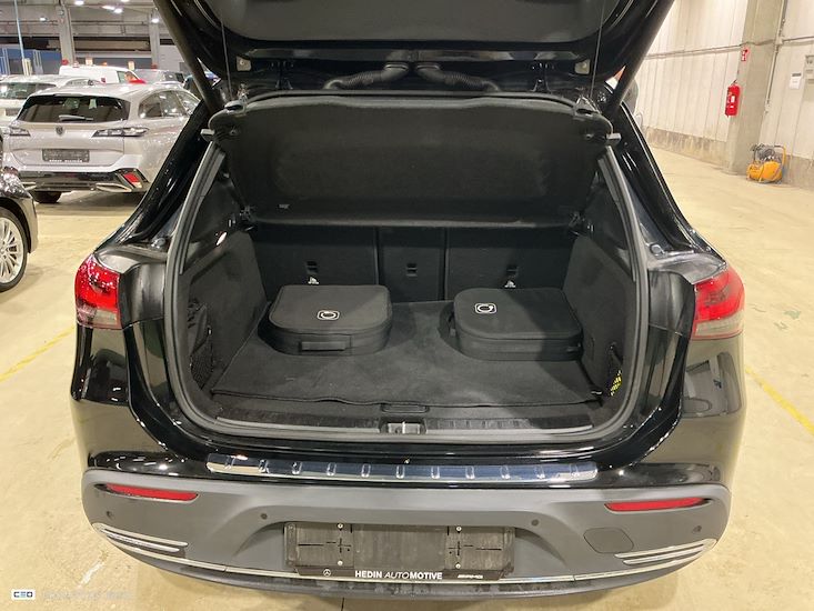 Mercedes-Benz Eqa — photo 12