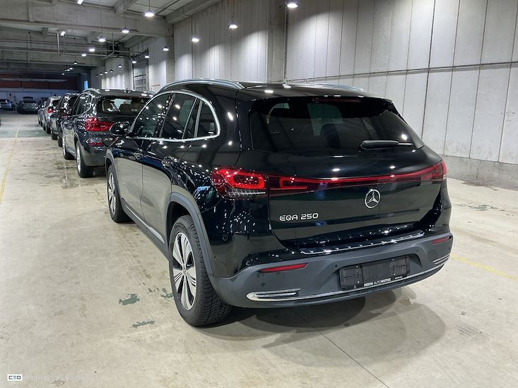 Mercedes-Benz Eqa — photo 3
