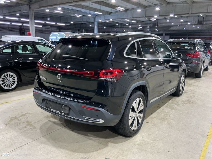 Mercedes-Benz Eqa — photo 4
