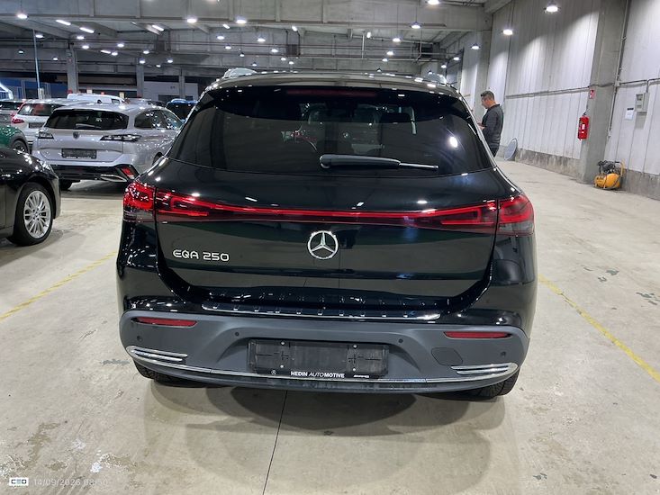 Mercedes-Benz Eqa — photo 5