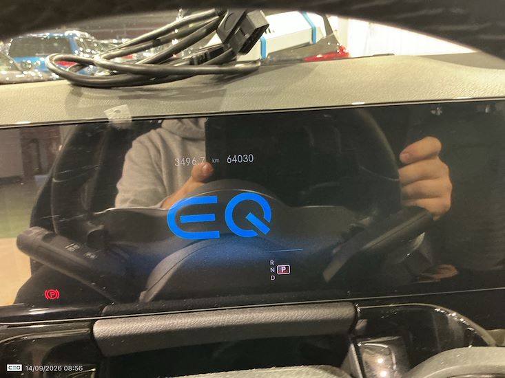 Mercedes-Benz Eqa — photo 8