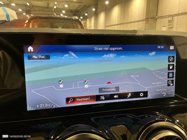 Mercedes-Benz Eqa — photo 9