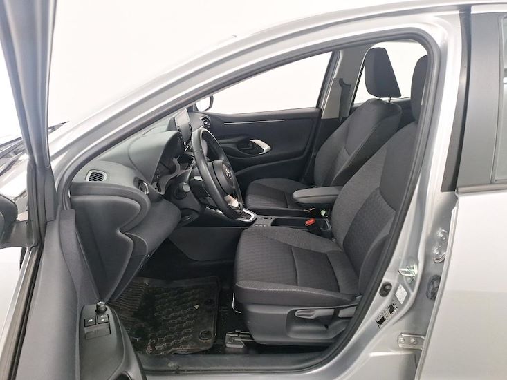 Toyota Yaris — photo 5