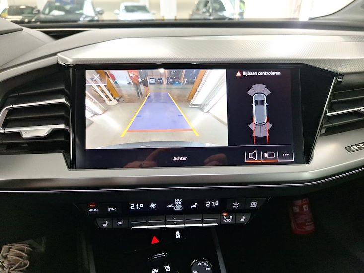 Audi Q4 — photo 12