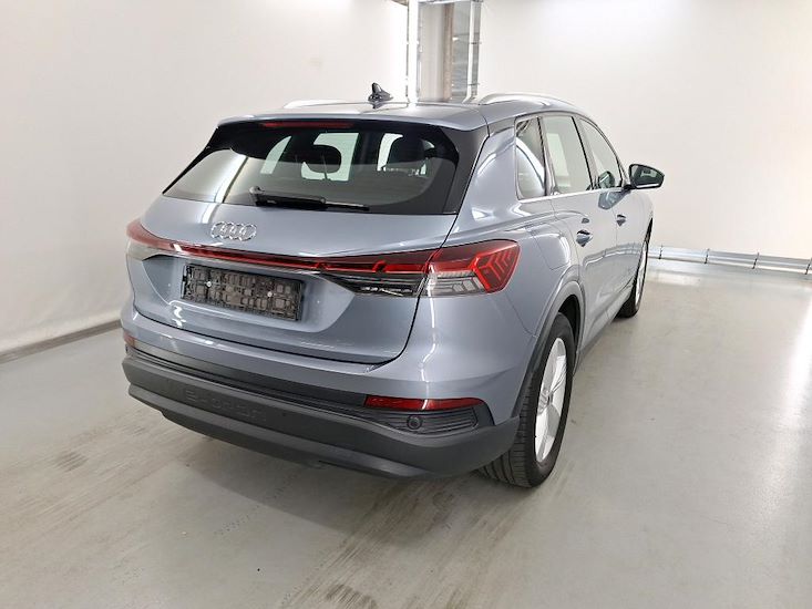 Audi Q4 — photo 4