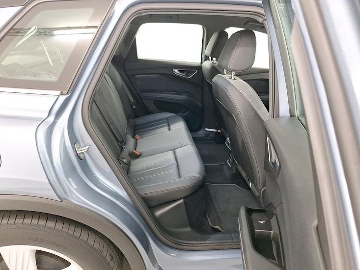 Audi Q4 — photo 6