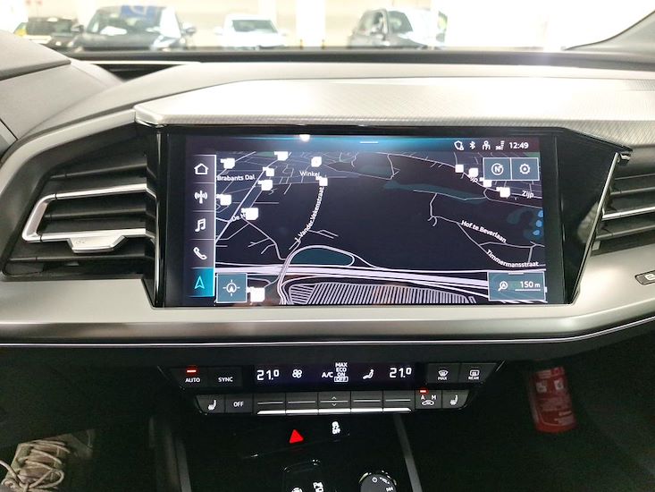 Audi Q4 — photo 9