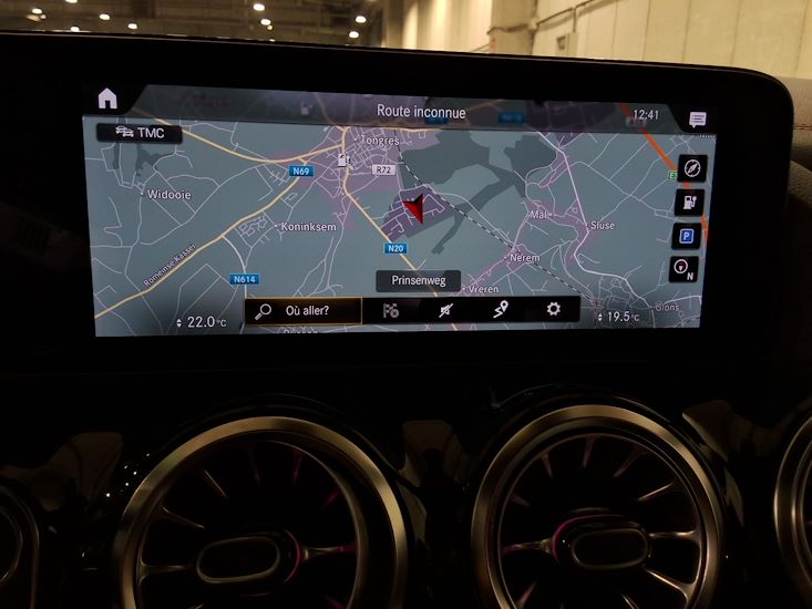 Mercedes-Benz Eqa — photo 10